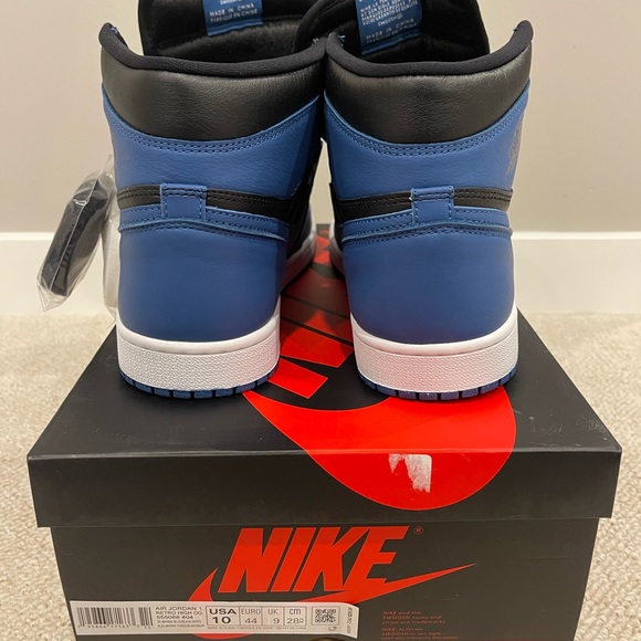 DS 100% Authentic Nike Air Jordan 1 High OG Dark Marina size 10 Mens - Picture 5 of 6